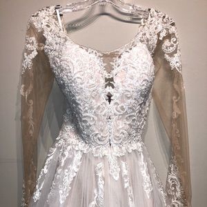 Brand New, Never Worn, Wedding Dress